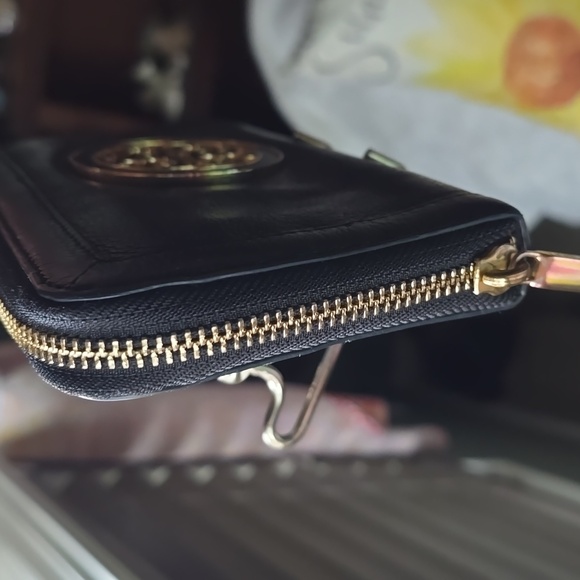 Tory Burch Black Leather Zip Wallet - Picture 5 of 14